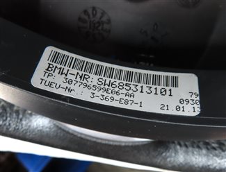 Thumbnail 6: 06-15 1 3 X1 SERIES E84 E87 E90 3 SPOKE SPORT STEERING WHEEL w/SWITCHES(BLACK)