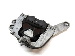 Thumbnail 4: 2016 AUDI A3 E-TRON (8V) 1.4L HYBRID (CXUA) FRONT RIGHT ENGINE MOTOR MOUNT