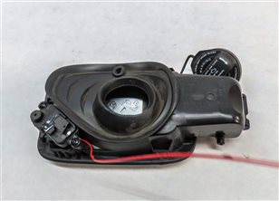 Thumbnail 5: 2016-2018 AUDI A3 (8V) FUEL TANK FILL DOOR LID COVER w/ HOUSING (WHITE)