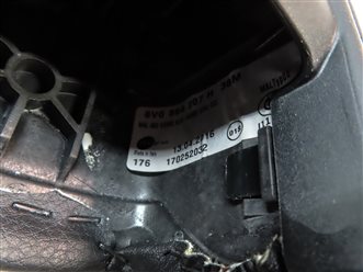 Thumbnail 7: 15-20 AUDI A3 S3 (8V) FRONT CENTER CONSOLE ARM REST LID (BLACK)