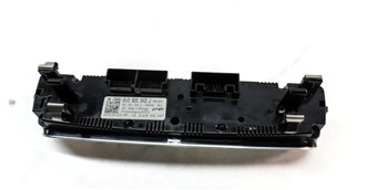 Thumbnail 6: 16-18 AUDI A3 E-TRON (8VF) FRONT HEATER A/C TEMPERATURE CLIMATE CONTROL PANEL