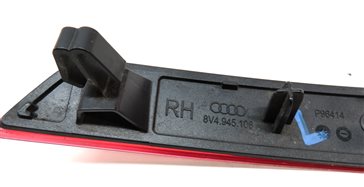 Thumbnail 10: 2016 AUDI A3 E-TRON (8V) REAR LOWER BUMPER REFLECTOR MARKER SET/2
