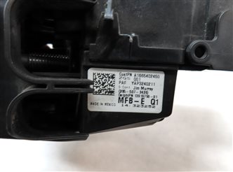 Thumbnail 6: 2013 MERCEDES ML550 (W166) 4.6L POSITIVE BATTER CONTROL MODULE JUNCTION BOX