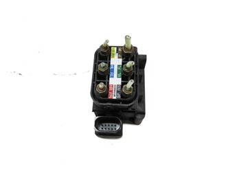 Thumbnail 4: 2013 MERCEDES ML550 (W166) 4.6L AIRMATIC PNEUMATIC AIR SUSPSENSION VALVE BLOCK