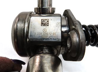 Thumbnail 8: 2011-2020 MERCEDES E500 E550 S600 SL450 SL550 GL550 - RIGHT MECHANICAL FUEL PUMP