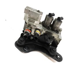 Thumbnail 3: 2013 MERCEDES ML550 (W166) FRONT HYDRAULIC SWAY BAR SUSPENSION VALVE BLOCK