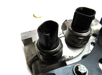 Thumbnail 8: 2013 MERCEDES ML550 (W166) FRONT HYDRAULIC SWAY BAR SUSPENSION VALVE BLOCK