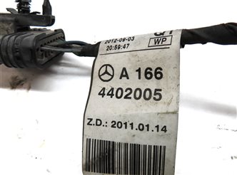 Thumbnail 6: 2013 MERCEDES ML550 (W166) REAR ACTIVE SWAY BAR SUSPENSION VALVE BLOCK