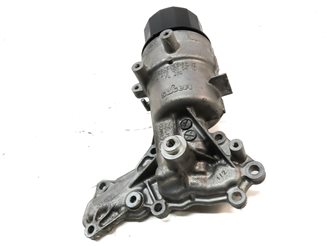 Thumbnail 2: 2013 MERCEDES ML550 (W166) 4.6L (278.928) ENGINE MOTOR OIL FILTER HOUSING