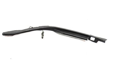 Thumbnail 3: 2015 LAND RANGE ROVER SPORT (L494) REAR RIGHT TRUNK HATCH TRIM w/PINCH SENSOR