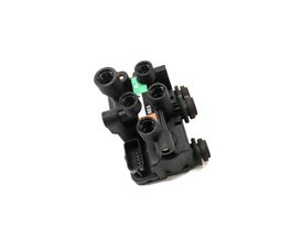 Thumbnail 3: 15 LAND RANGE ROVER SPORT (L494) REAR AIR SUSPENSION TRANSFER RELIEF VALVE BLOCK