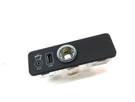 Thumbnail 3: 2015 LAND RANGE ROVER SPORT (L494) AUXILIARY USB AUX 12V PLUG JACK PANEL SOCKET
