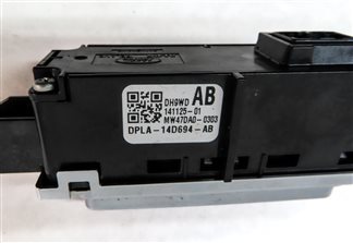 Thumbnail 6: 15 RANGE ROVER SPORT L494 REAR CENTER CONSOLE SEAT HEATER SWITCH BUTTON PANEL