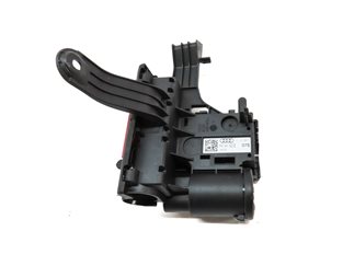 Thumbnail 4: 18 AUDI A4 B9 8W 2.0L TURBO (DBPA) POSITIVE POWER TERMINAL POWER SUPPLY JUNCTION