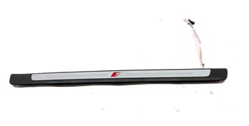 Thumbnail 6: 18 AUDI A4 B9 8W FRONT LEFT DRIVER & RIGHT PASSENGER LIGHTED DOOR SILL TRIM SET