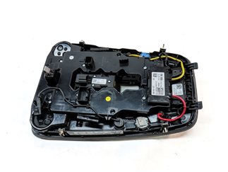 Thumbnail 6: 2018 AUDI A4 (B9 8W) FRONT OVERHEAD DOME LIGHT LAMP w/SWITCHES (BLACK)