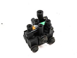 2015 LAND RANGE ROVER SPORT (L494) REAR AIR SUSPENSION VALVE BLOCK
