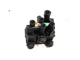Thumbnail 2: 2015 LAND RANGE ROVER SPORT (L494) REAR AIR SUSPENSION VALVE BLOCK