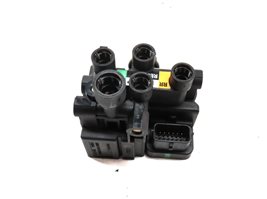 Thumbnail 4: 2015 LAND RANGE ROVER SPORT (L494) REAR AIR SUSPENSION VALVE BLOCK