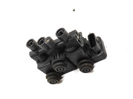Thumbnail 3: 2015 LAND RANGE ROVER SPORT (L494) FRONT AIR SUSPENSION VALVE BLOCK