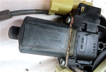 Thumbnail 7: 2014-2020 RANGE ROVER SPORT (L494) FRONT LEFT DRIVER WINDOW REGULATOR w/ MOTOR