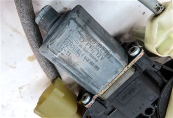 Thumbnail 7: 14-20 RANGE ROVER SPORT (L494) FRONT RIGHT PASSENGER WINDOW REGULATOR w/ MOTOR
