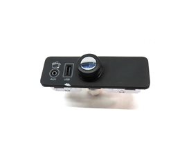 Thumbnail 2: 2015 LAND RANGE ROVER SPORT (L494) AUXILIARY AUX USB INPUT JACK w/12V PLUG