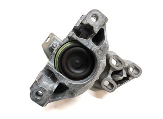 Thumbnail 1: 2019 MERCEDES GLA250 (X156) 2.0L TURBO AUTO TRANSMISSION MOUNT BRACKET