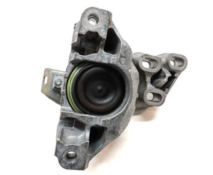 Thumbnail 2: 2019 MERCEDES GLA250 (X156) 2.0L TURBO AUTO TRANSMISSION MOUNT BRACKET
