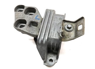 Thumbnail 5: 2019 MERCEDES GLA250 (X156) 2.0L TURBO AUTO TRANSMISSION MOUNT BRACKET