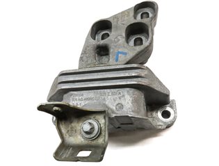 Thumbnail 6: 2019 MERCEDES GLA250 (X156) 2.0L TURBO AUTO TRANSMISSION MOUNT BRACKET