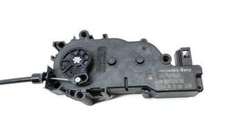 Thumbnail 6: 2019 MERCEDES GLA250 (X156) REAR TRUNK HATCH LID LOCK LATCH ACTUATOR w/MOTOR