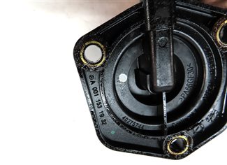 Thumbnail 5: 2019 MERCEDES GLA250 (X156) 2.0L TURBO (270.920) ENGINE MOTOR OIL LEVEL SENSOR