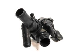 Thumbnail 1: 2019 MERCEDES GLA250 (X156) 2.0L TURBO (270.920) ENGINE THERMOSTAT HOUSING