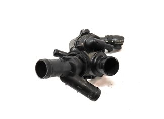 Thumbnail 3: 2019 MERCEDES GLA250 (X156) 2.0L TURBO (270.920) ENGINE THERMOSTAT HOUSING