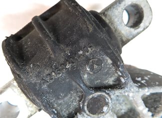 Thumbnail 7: 2019 MERCEDES GLA250 (X156) 2.0L TURBO LOWER AUTO TRANSMISSION MOUNT BRACKET
