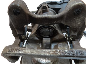 Thumbnail 7: 13-20 MERCEDES B250 CLA250 GLA250 (C117 W242 W246 X156) LEFT REAR BRAKE CALIPER
