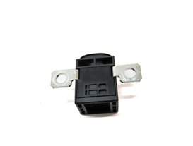 Thumbnail 4: 2008 AUDI Q7 (4L) 4.2L (BAR) ENGINE BATTERY OVERLOAD PROTECTION FUSE SWITCH