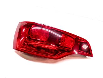 2007-2009 AUDI Q7 (4L) LEFT DRIVER REAR HATCH TAILLIGHT BRAKE LIGHT LAMP