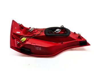 Thumbnail 5: 2007-2009 AUDI Q7 (4L) RIGHT PASSENGER REAR TAILLIGHT BRAKE LIGHT LAMP