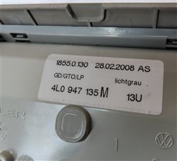 Thumbnail 8: 2008 AUDI Q7 (4L) FRONT OVERHEAD DOME LIGHT LAMP w/SUN ROOF SWITCHES (GRAY)