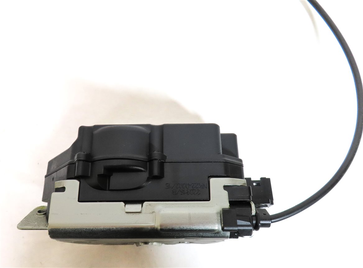 Thumbnail 4: 2009 MERCEDES GL320 (X164) REAR TRUNK TAILGATE HATCH LATCH w/RELEASE HANDLE
