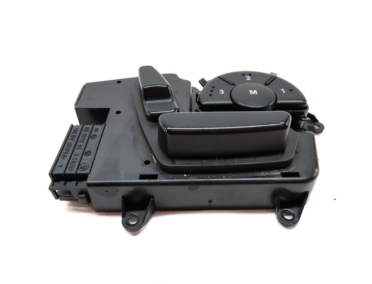 Thumbnail 2: 2009 MERCEDES GL320 (X164) FRONT RIGHT PASSENGER MEMORY SEAT ADJUST SWITCH