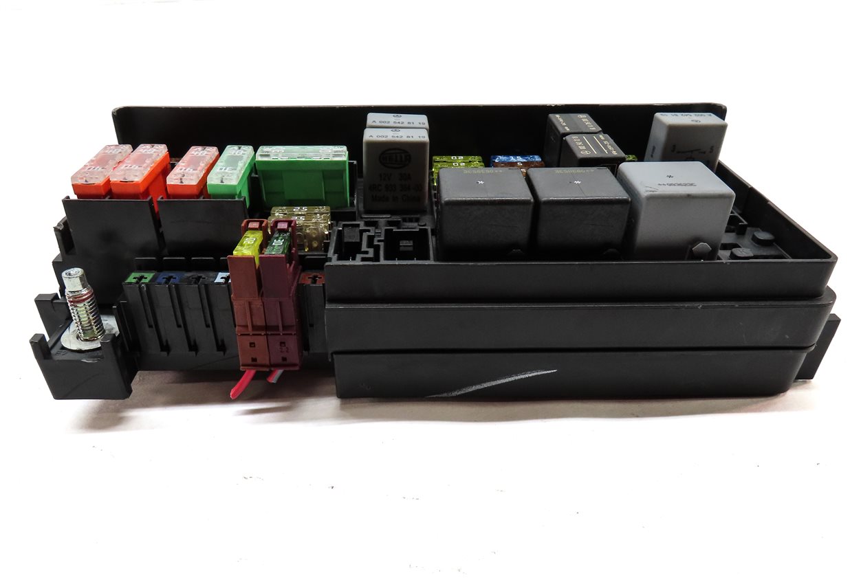 Thumbnail 2: 2009 MERCEDES GL320 (X164) 3.0L REAR FUSE BOX