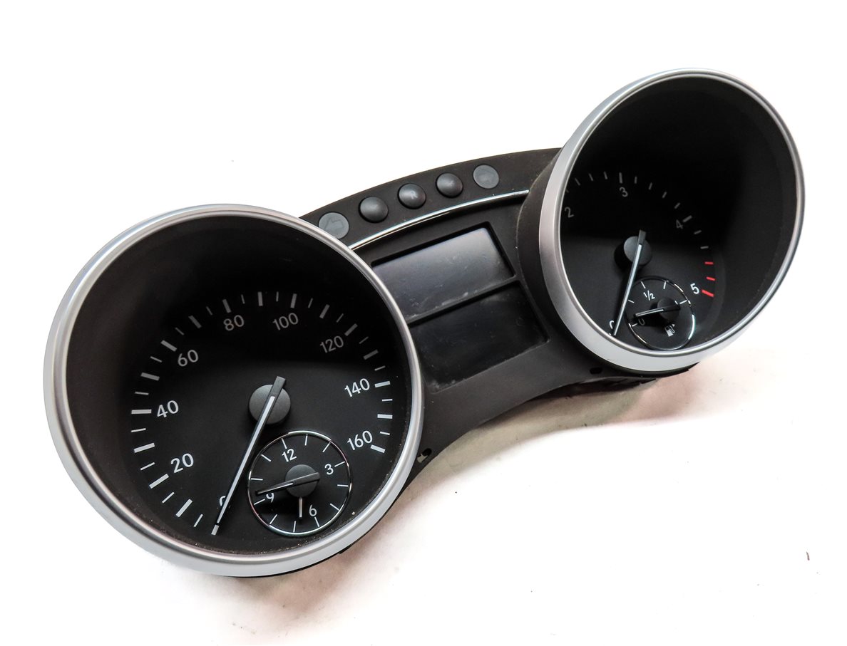 2009 MERCEDES BENZ GL320 (X164) DIESEL SPEEDOMETER INSTRUMENT GAUGE CLUSTER 186k
