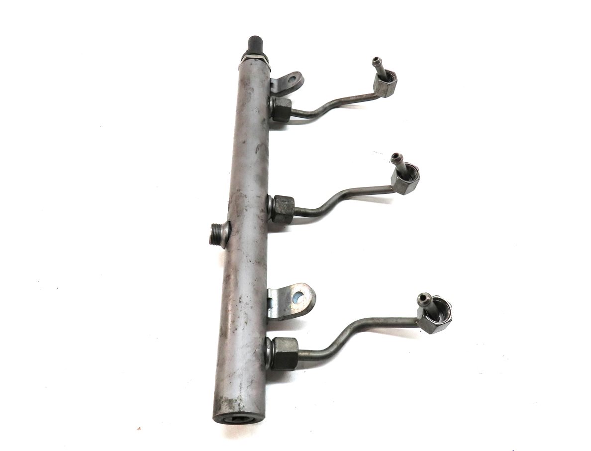 Thumbnail 3: 2009 MERCEDES GL320 (X164) 3.0L DIESEL RIGHT ENGINE FUEL INJECTOR RAIL w/LINES