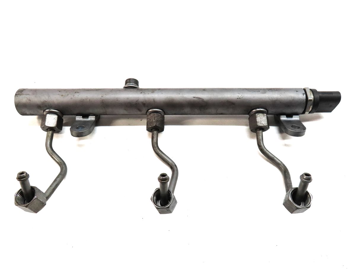 Thumbnail 4: 2009 MERCEDES GL320 (X164) 3.0L DIESEL RIGHT ENGINE FUEL INJECTOR RAIL w/LINES