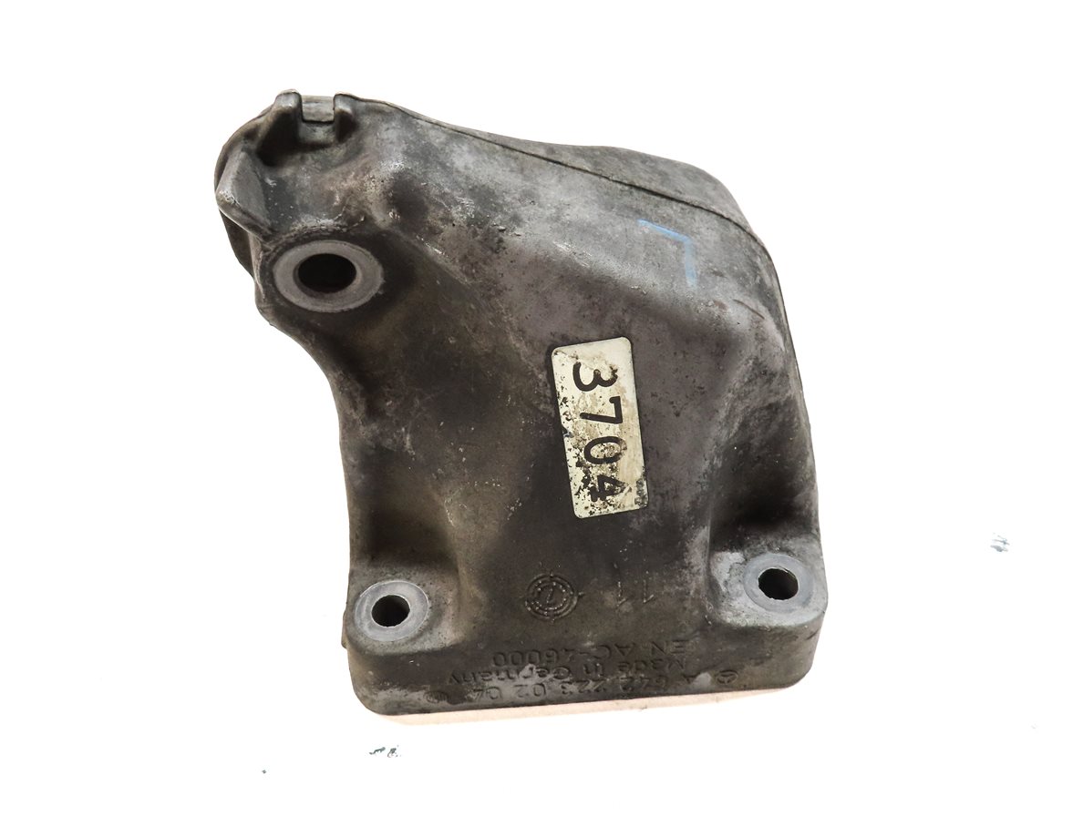 Thumbnail 4: 2009 MERCEDES GL320 (X164) 3.0L DIESEL LEFT ENGINE MOTOR MOUNT BRACKET