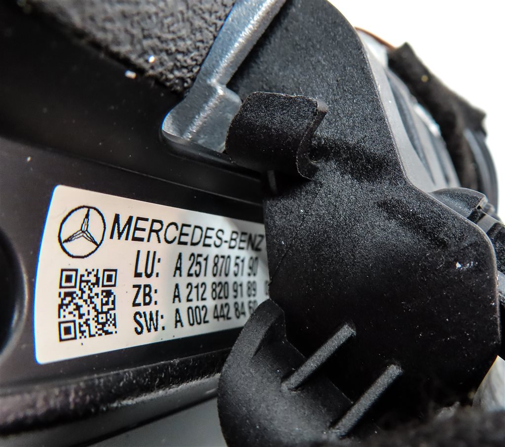Thumbnail 13: 2009 MERCEDES GL320 GL450 GL550 GLK350 ML320 ML350 ML550 - REAR VIDEO SCREEN
