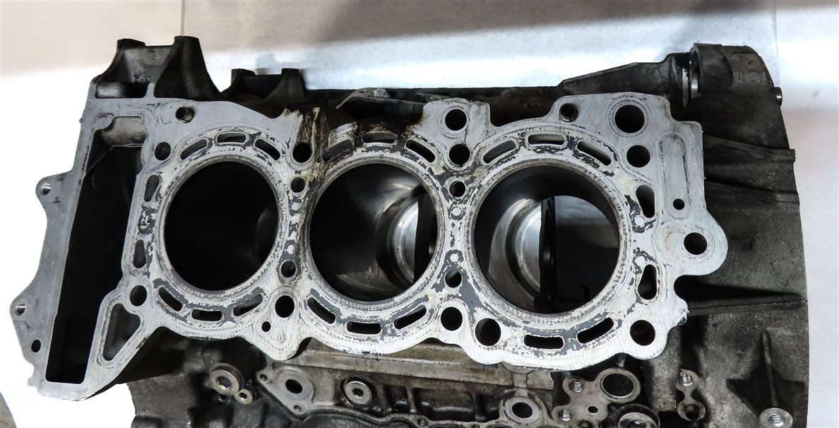 Thumbnail 4: 09 MERCEDES GL320 ML320 X164 W164 3.0L OM642 DIESEL ENGINE CYLINDER BLOCK (BARE)